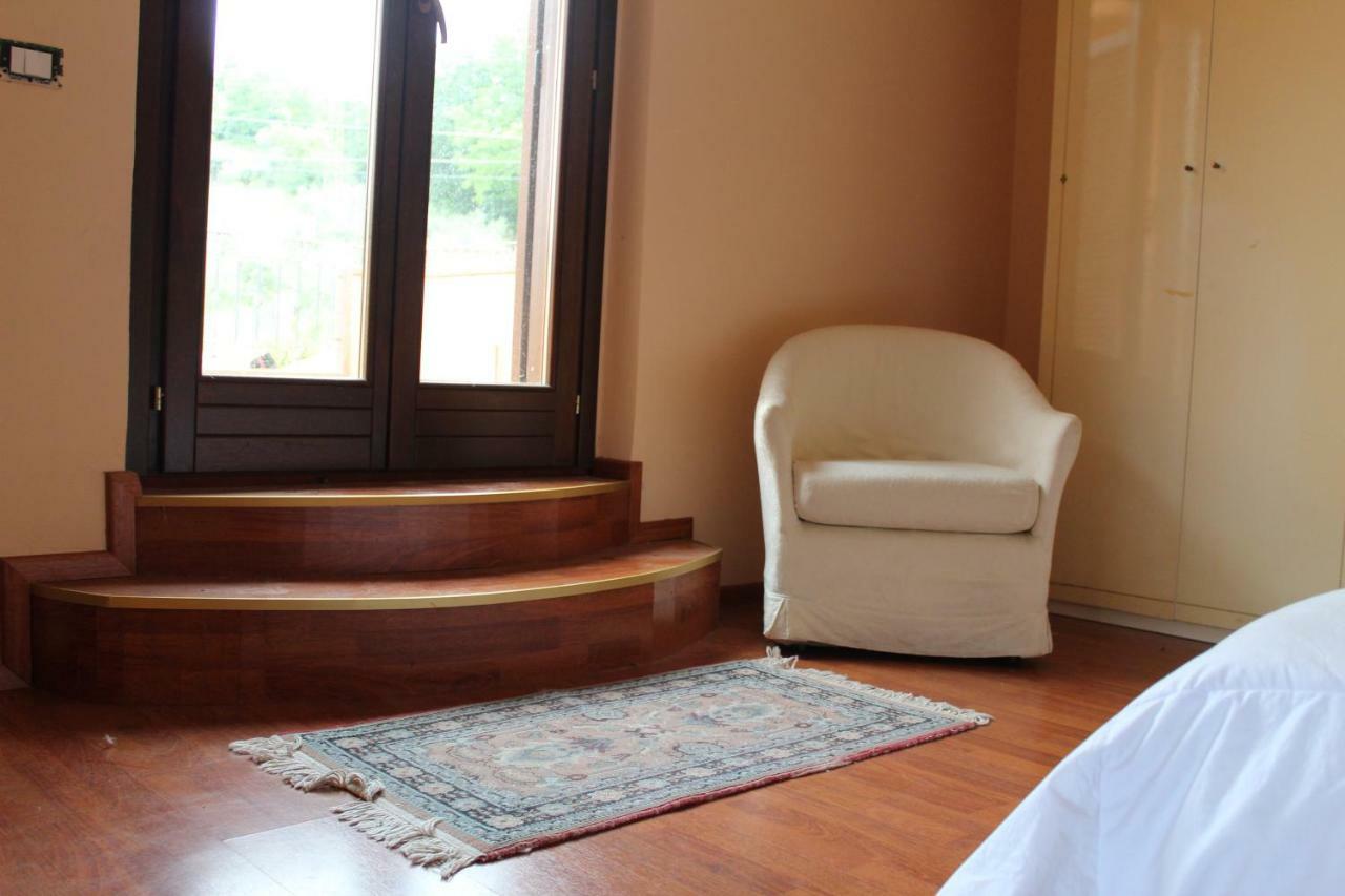 Villa Sarno Montesilvano Bagian luar foto